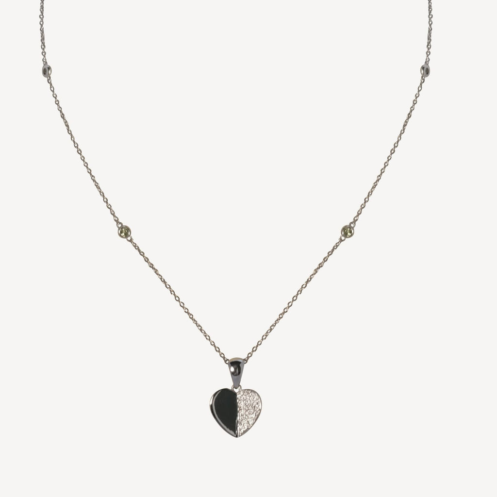 White gold (18Kt)