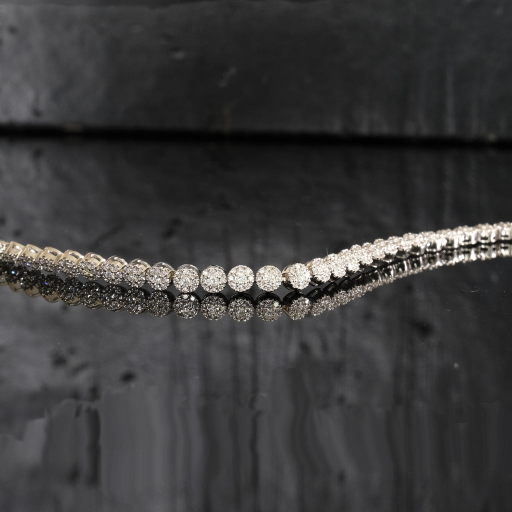 White gold (18Kt)